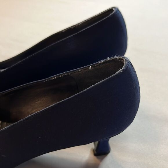 Stuart Weitzman Blue Dress Pumps - Size 8.5 AA - Picture 6 of 15